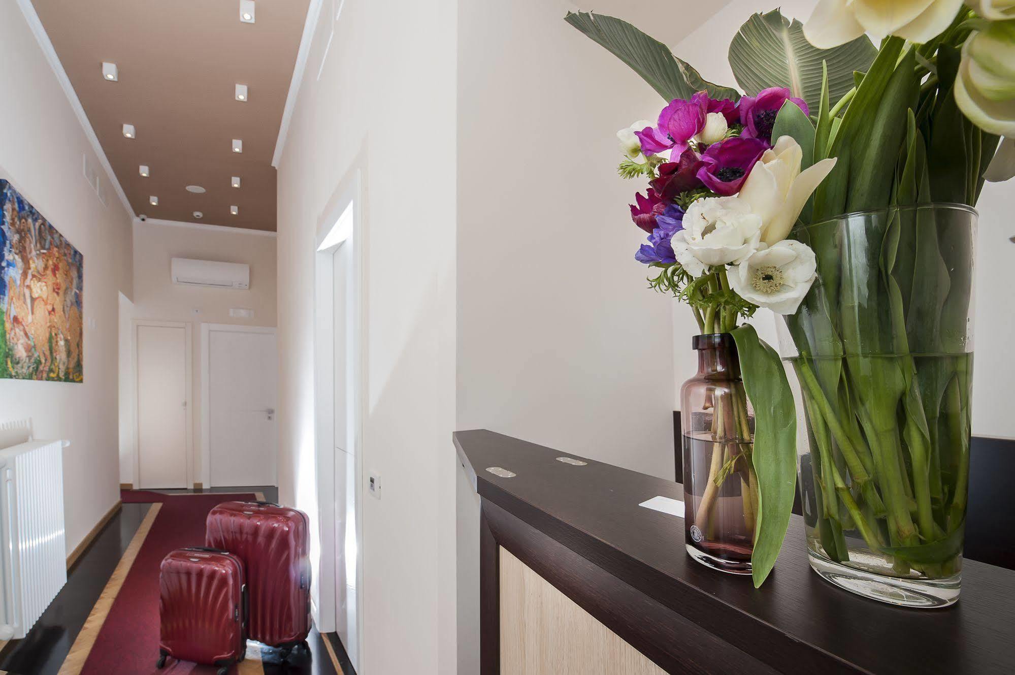 Dve Suite Rome Bagian luar foto